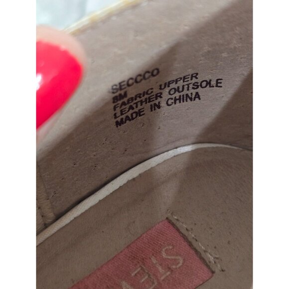 Y2K 90's Steve Madden Size 8 Off White Peep Toe Heels Satin 2.5" heels - Picture 6 of 9